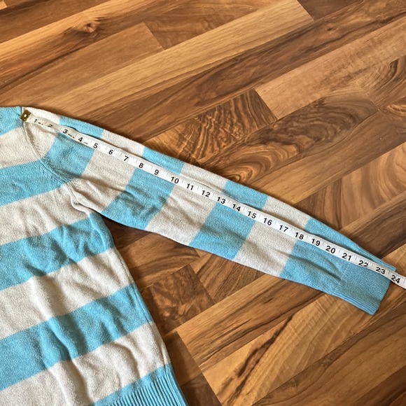 Gap Women’s Blue and White/Cream Striped Sweater, Size L - Picture 4 of 5